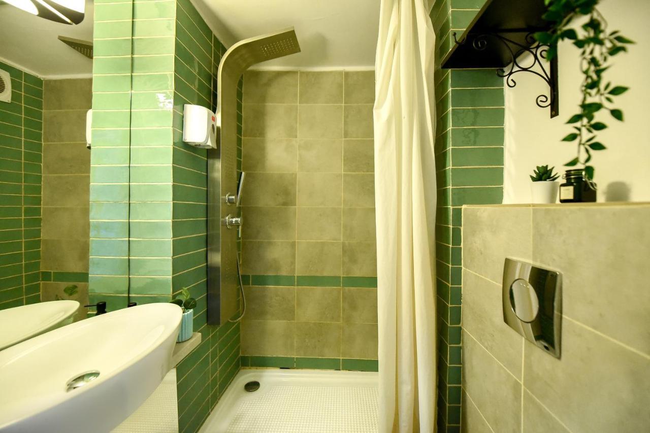 Captivating Old Town Apartment Bukarest Exterior foto